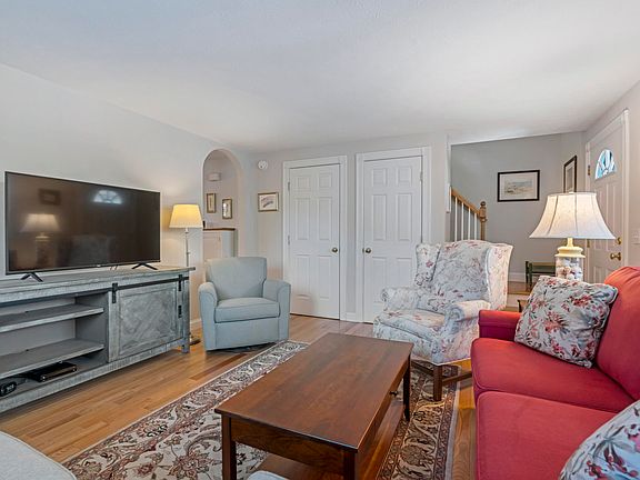 4th image of 22 Tasker Street #10