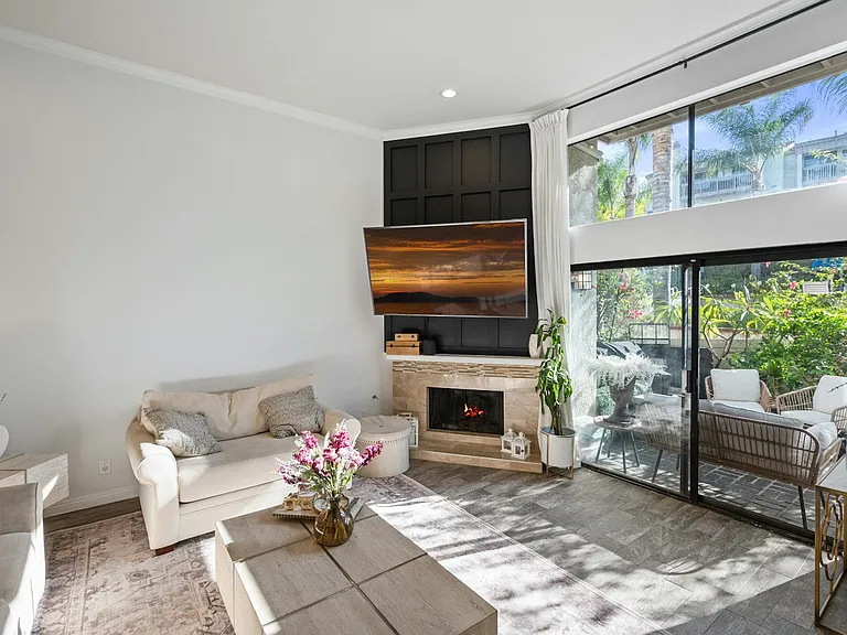 1825 Caddington Dr — Photo 3