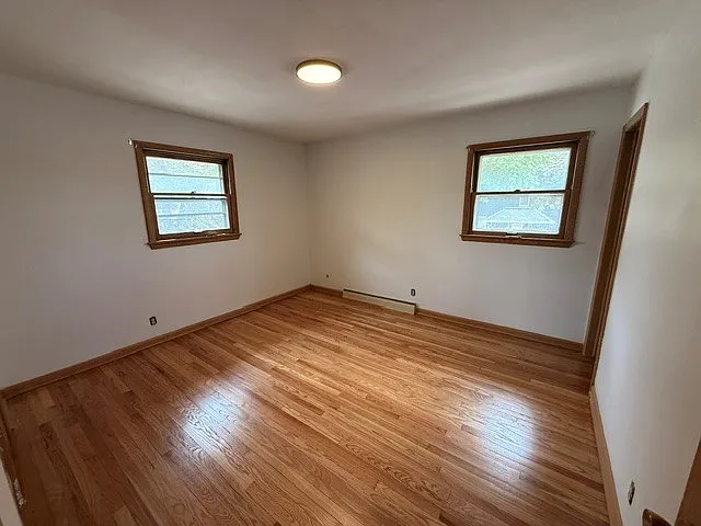 2126 Ludington Ave — Photo 12