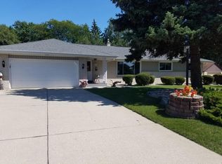 4455 W Loomis Rd, Greenfield, WI 53220