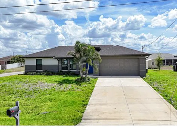 2601 43rd St SW, Lehigh Acres, FL 33976