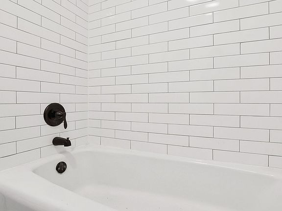 4th image of 4446-4450 Mathews Ave