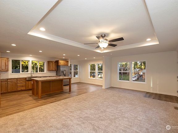 5th image of 51 E Carr Place W