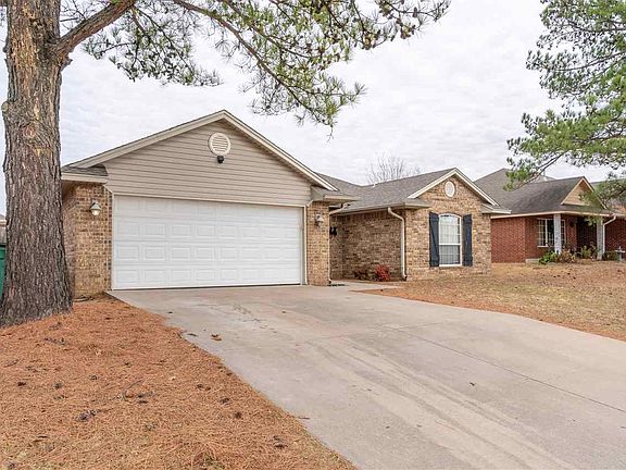 3rd image of 1003 Mahar Dr