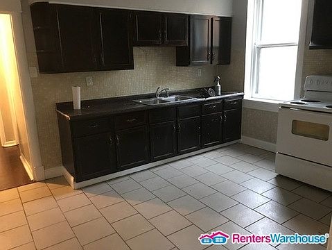 5th image of 3458-3460 Montana St