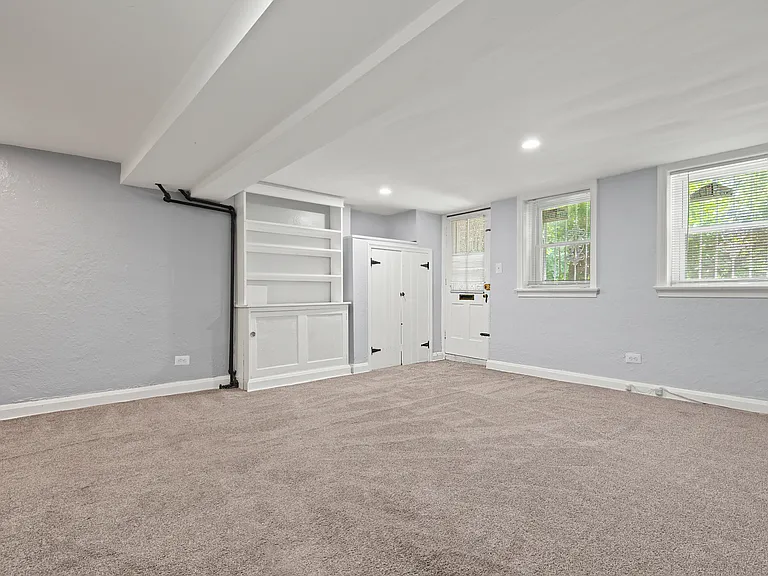 2600 N Longwood St — Photo 23