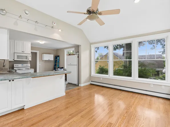 31 Longfellow Drive, Cape Elizabeth, ME 04107