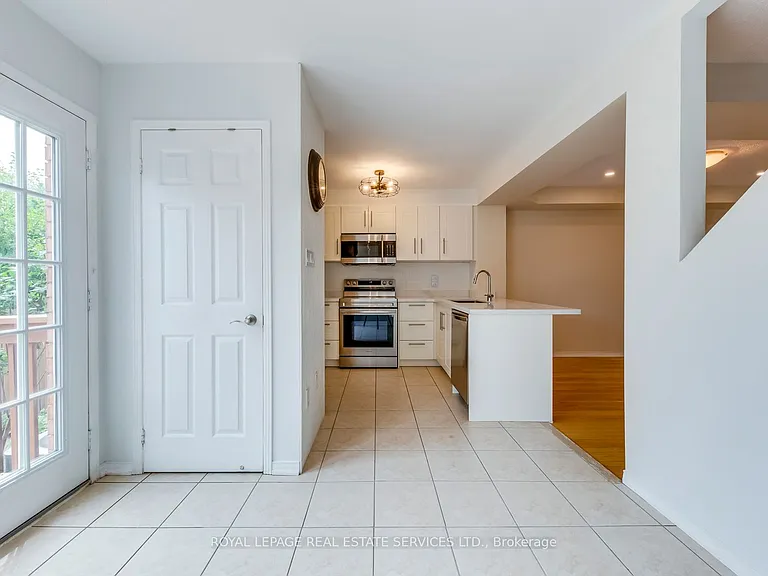 204 Roxton Rd — Photo 17
