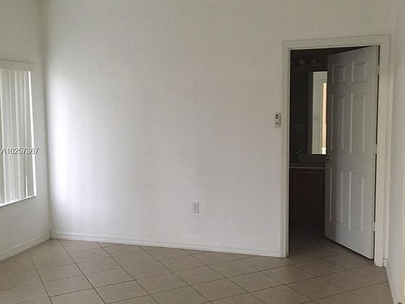 3rd image of 4577 SW 134th Ave