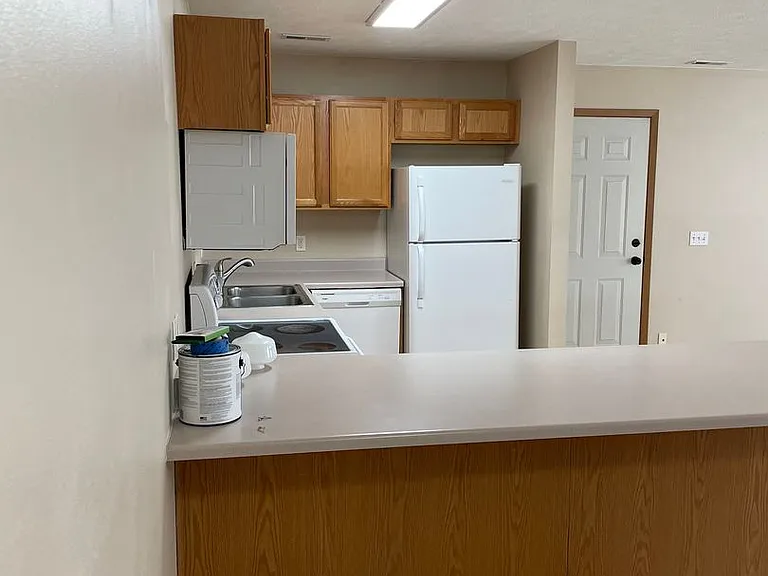 1420 E Redwood Blvd — Photo 3