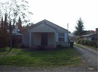 3rd image of 2912 E Poplar St