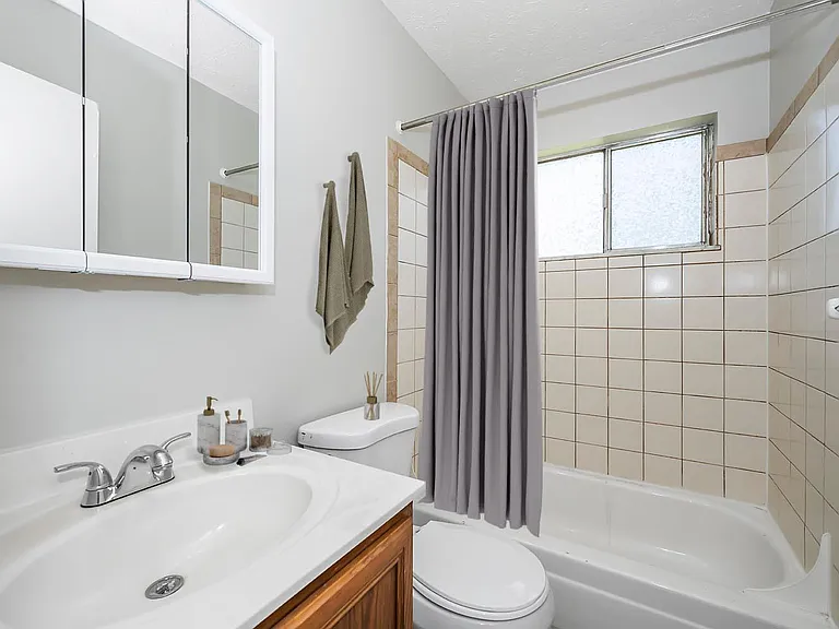 Williams Pointe — Photo 13