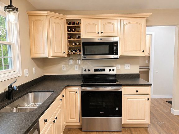 5th image of 475 Longview Heights Rd