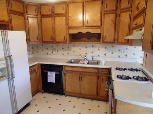 3rd image of 3177 Taffy Ln
