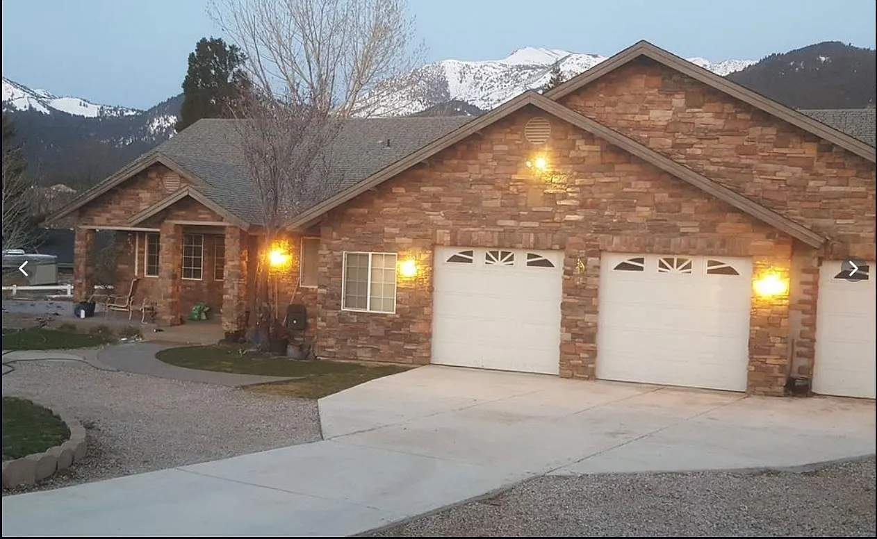15835 Caswell Ln — Photo 4