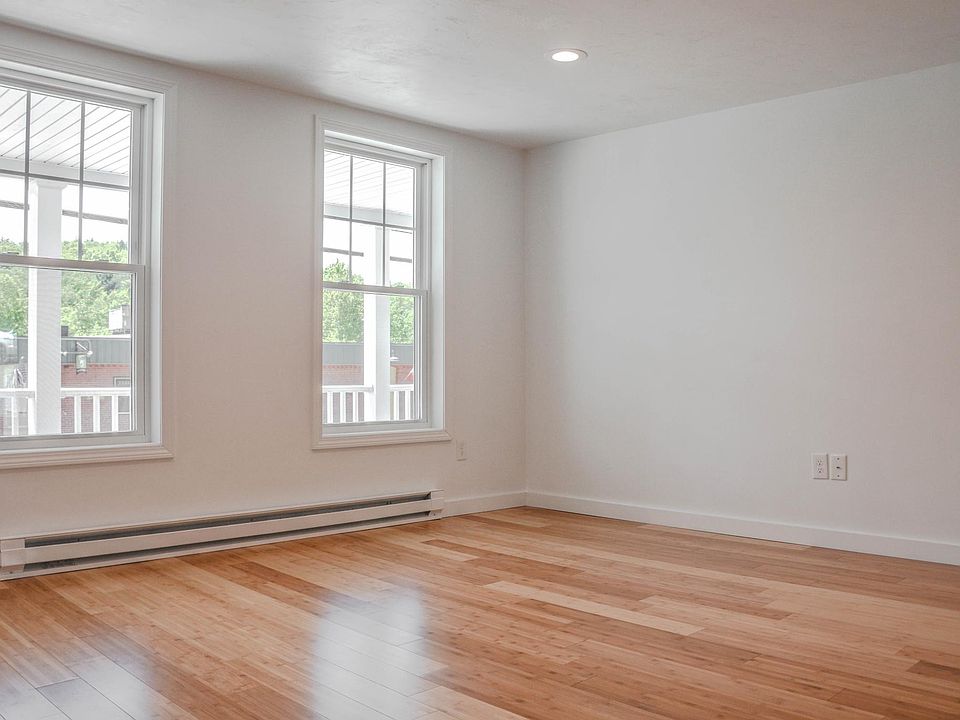 554 Townhouse 554 Main St Sturbridge MA Zillow