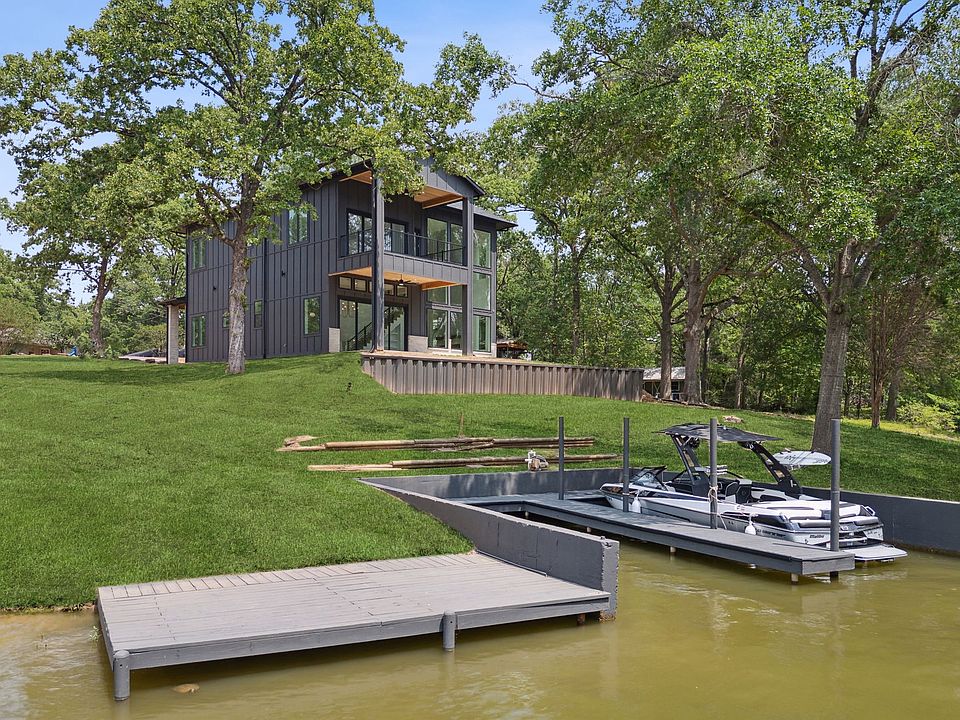 1st image of 113 Nob Hill Cir