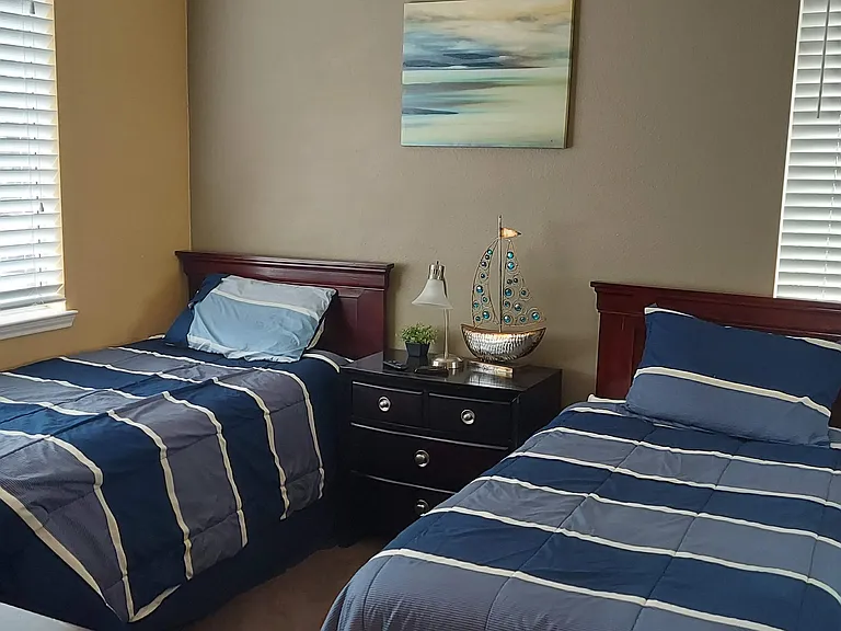 E Acoma Dr — Photo 1