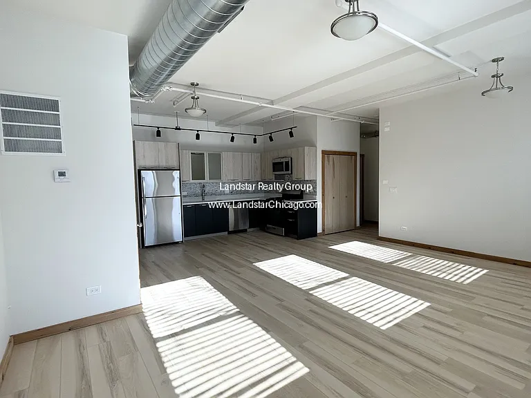 4611 S Ellis Ave #106 — Photo 2
