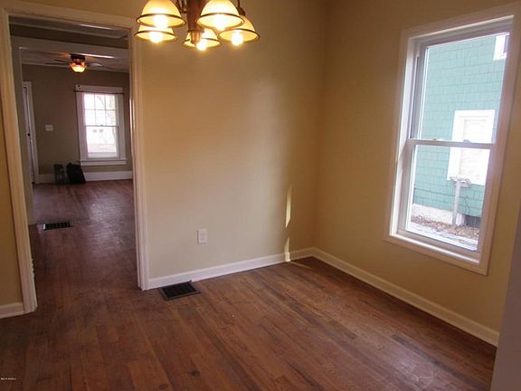 5th image of 30 Prospect St