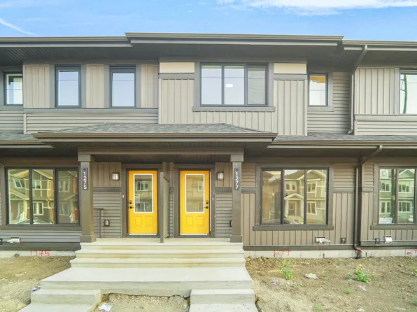 1277 Keswick Dr SW, Edmonton, AB T6W 4T4
