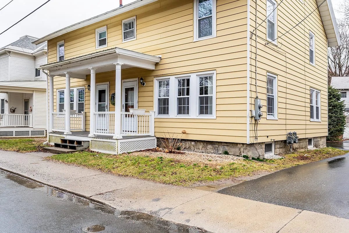 Building Photo - 11-13 Holbrook St #11