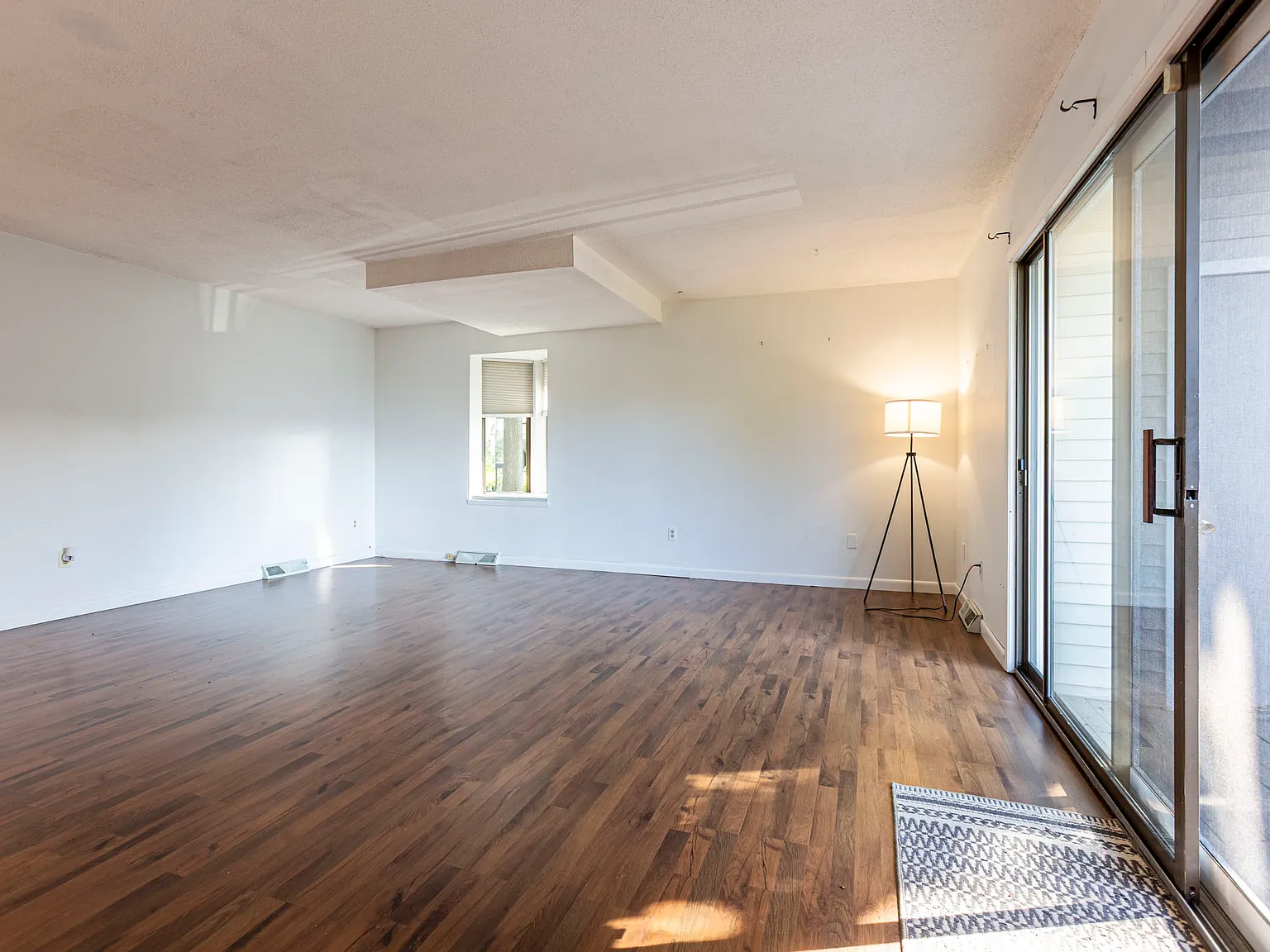 2 bed, 1008 sqft, $2,800 — Photo 2