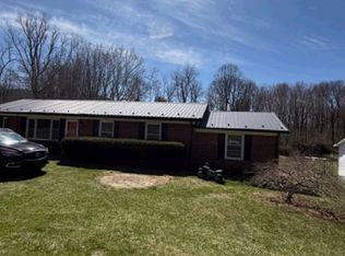 752 McIntyre Ln, Atkins, VA 24311