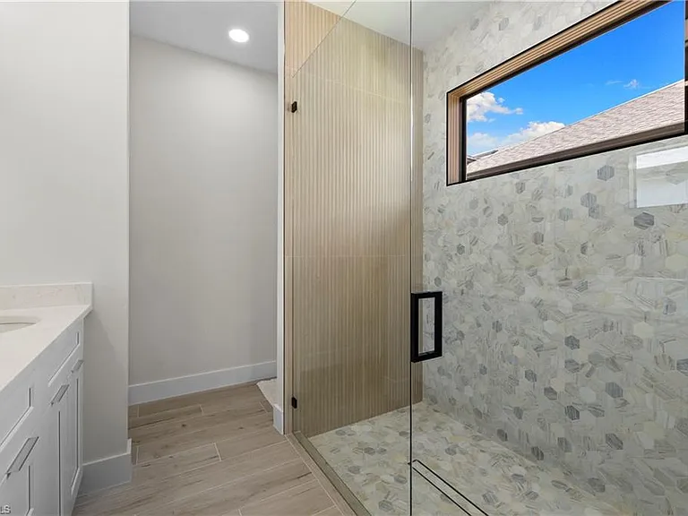 2547 Storter Ave — Photo 26