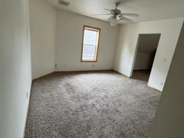 609 W White St APT 1, Champaign, IL 61820
