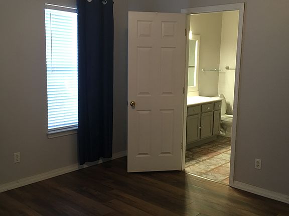 5th image of 1407 N Heritage Ave