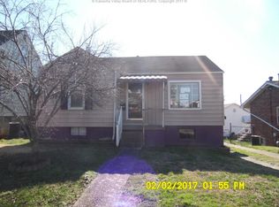 608 6th St, Nitro, WV 25143