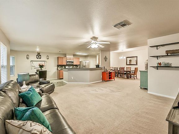 5th image of 7910 Leaning Oak Dr