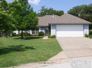 406 Willow Rd, Aubrey, TX 76227