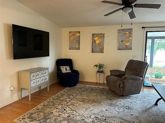 5th image of 1709 E SCHWARTZ BOULEVARD
