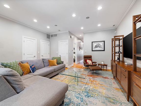 3rd image of 2441 N Fairfield Ave #1