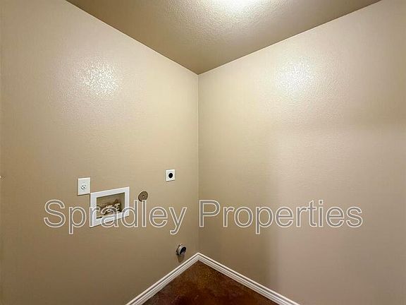 4th image of 1575 Brady Way
