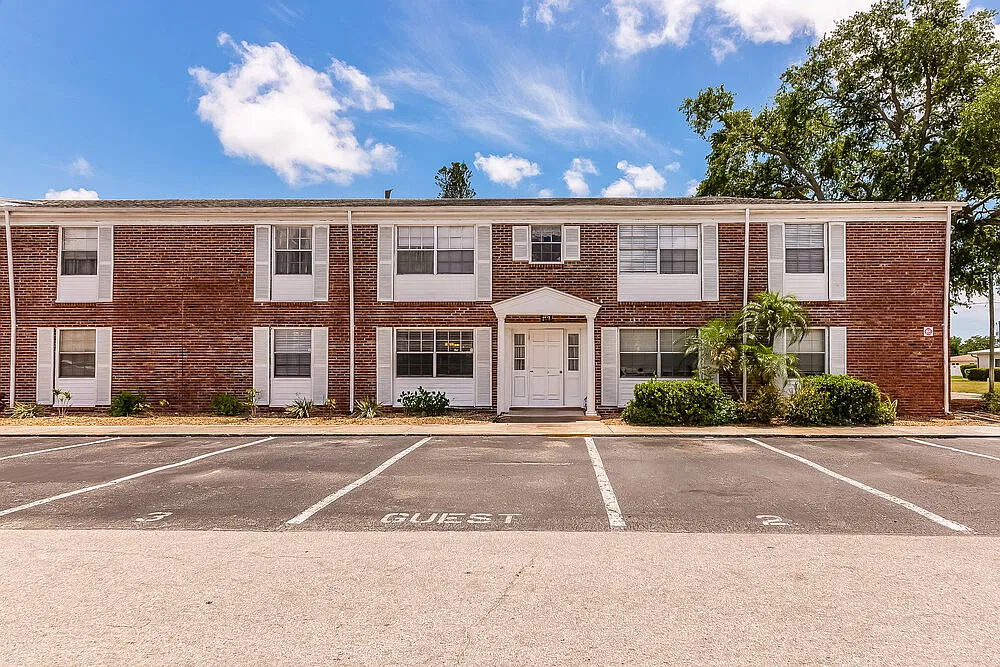 2 bed, 1.0 bath, 851 sqft, $1,645 — Photo 3