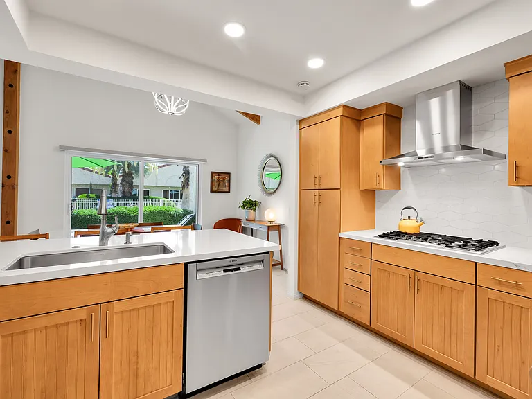 1833 S Araby Dr #9 — Photo 8