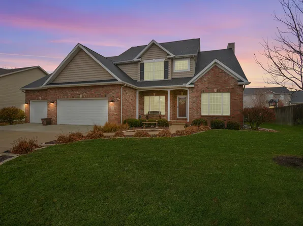 10 Deerfield Ct, Bloomington, IL 61704