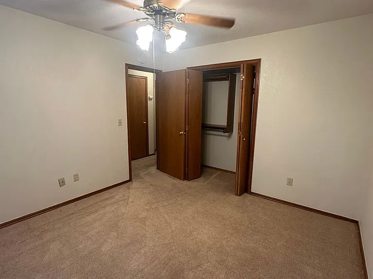 5524 Woodmont Dr — Photo 34