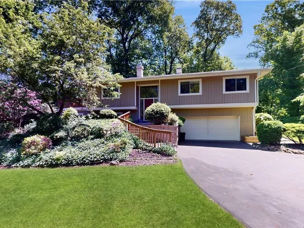 39 Suzanne Lane, Pleasantville, NY 10570