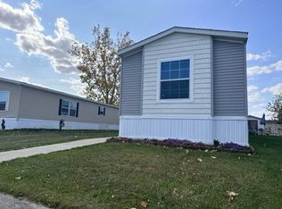 23501 Van Horn Rd #O122, Trenton, MI 48183