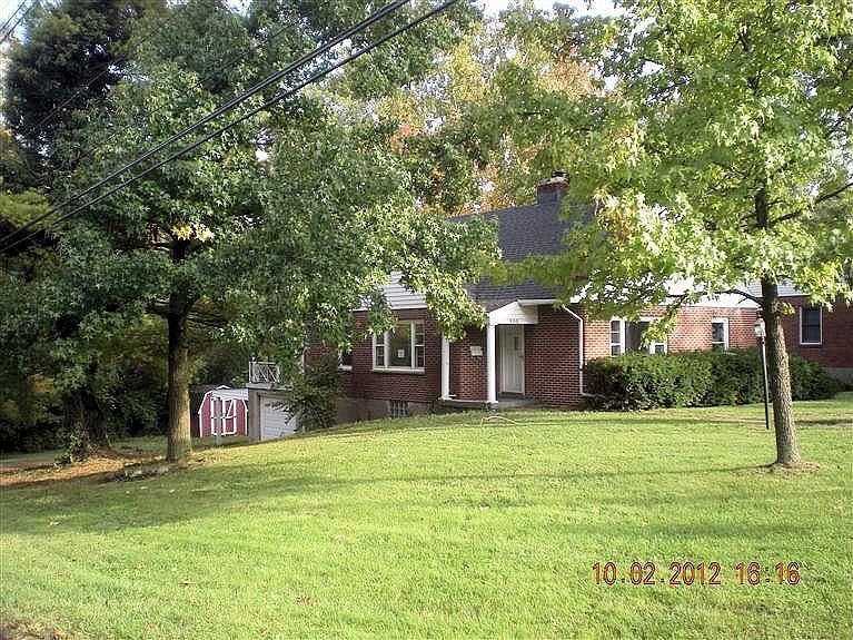 1st image of 900 E Sunview Dr
