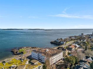 1270 Beach Dr #305, Oak Bay, BC V8S2N3