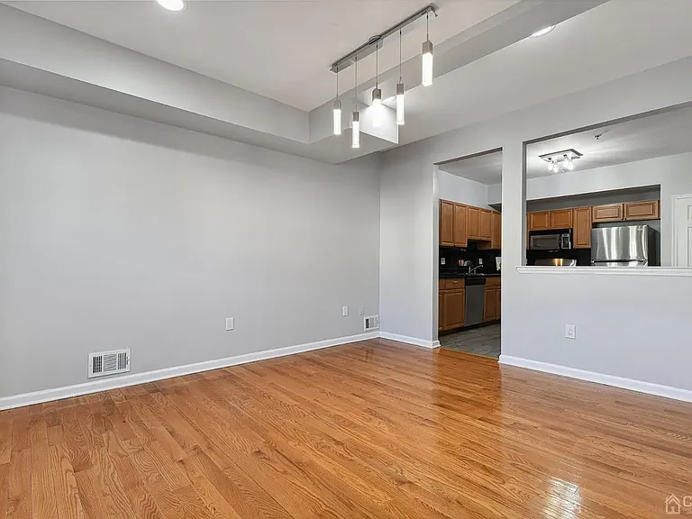 194 Pinelli Dr — Photo 14