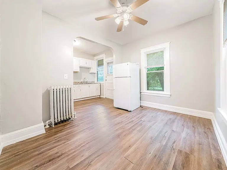 2020 W 99th St — Photo 35