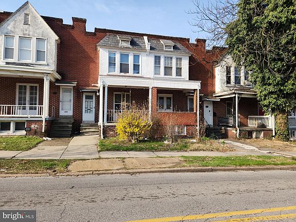 3rd image of 1115 Bonaparte Ave