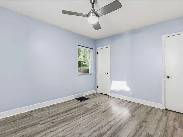 1780 John Calvin Ave #L — Photo 9