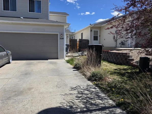 229 Abby Rd, Cheyenne, WY 82007